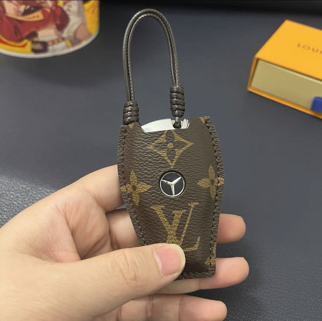 Luxury Key Case That Turns Heads — Upgrade Your Drive-Benz