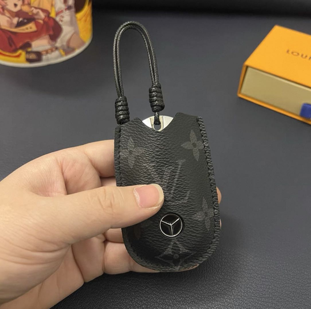 Luxury Key Case That Turns Heads — Upgrade Your Drive-Benz