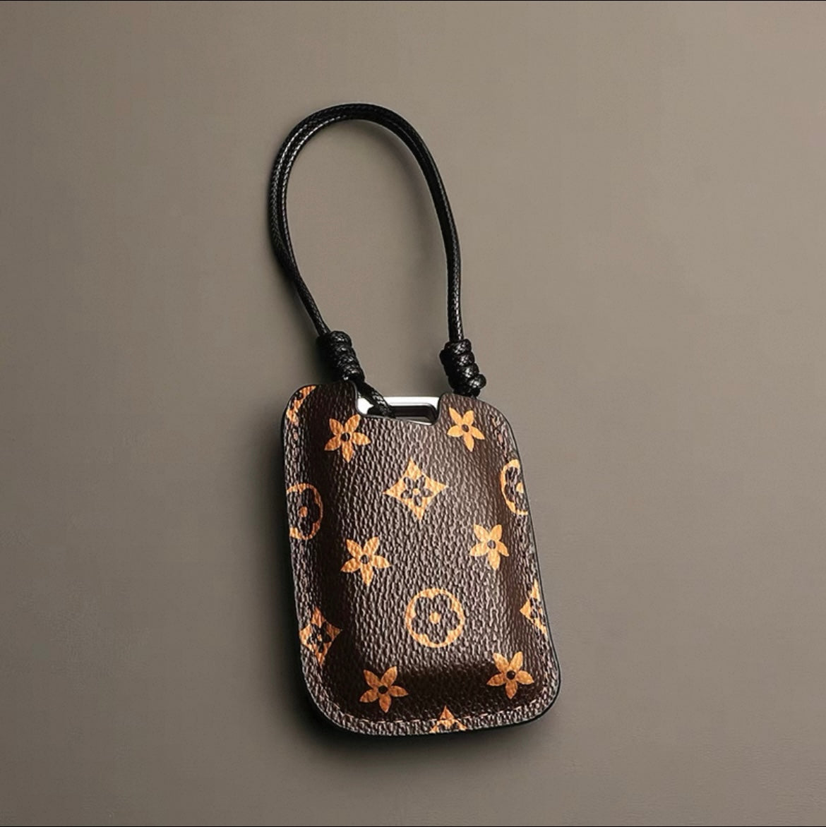 Luxury Key Case That Turns Heads — Upgrade Your Drive-Benz