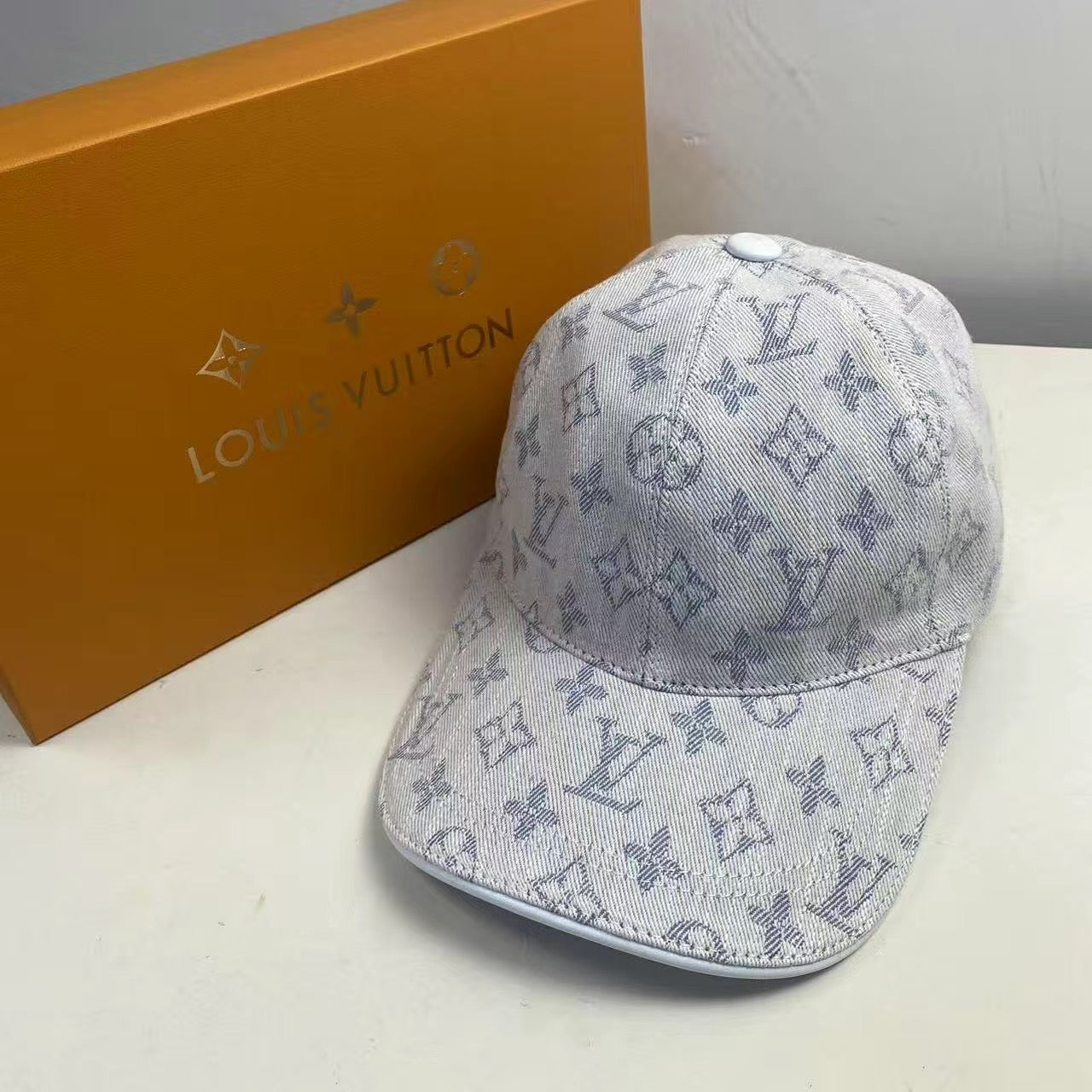 ๐งข Elevate Your Street Style โ Limited Edition Luxury Caps key