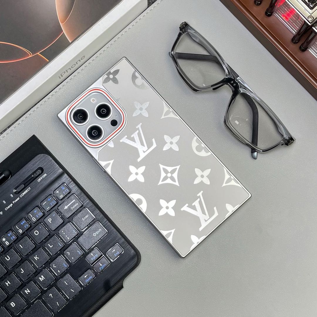 Square - Shaped Magnetic iPhone Case