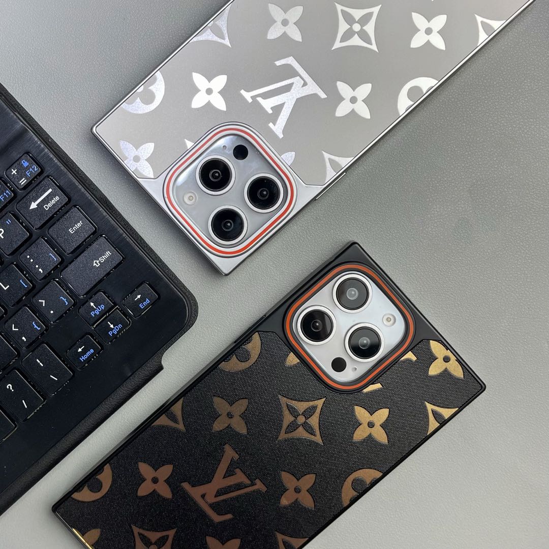 Square - Shaped Magnetic iPhone Case