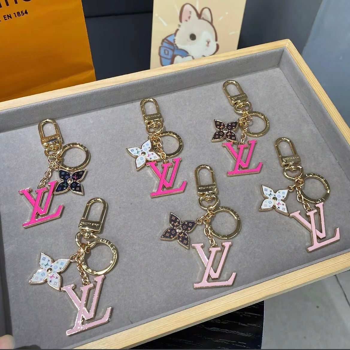 ✨LV-Inspired Keychain – Elevate Your Bag Instantly!