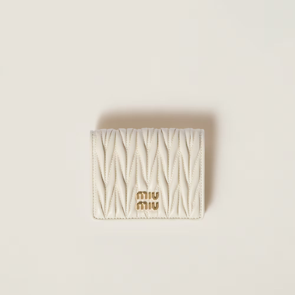 Matelassé-Style Quilted Wallet – Compact & Elegant