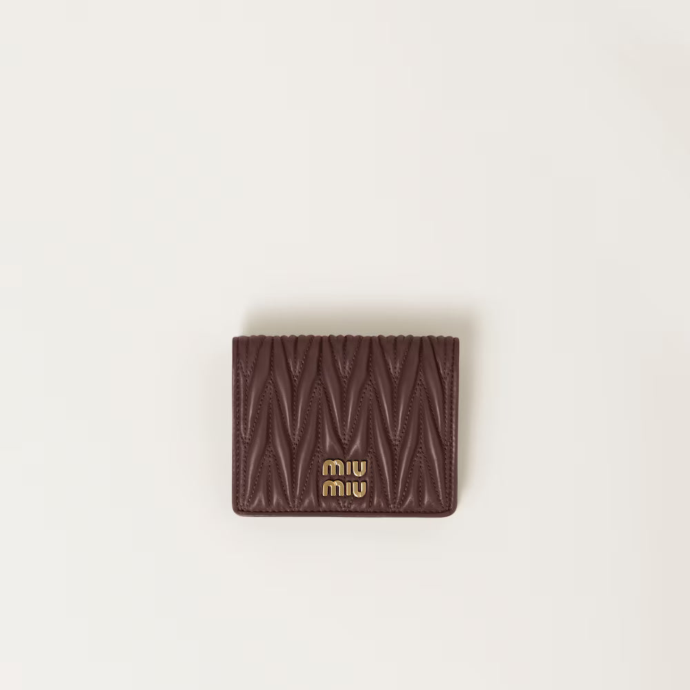Matelassé-Style Quilted Wallet – Compact & Elegant