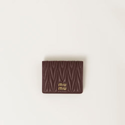 Matelassé-Style Quilted Wallet – Compact & Elegant