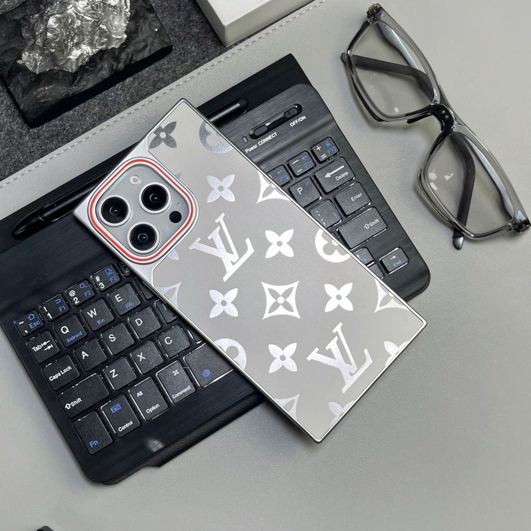 Square - Shaped Magnetic iPhone Case