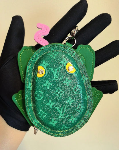 L- Designed Zippered Earphone Storage Pendant